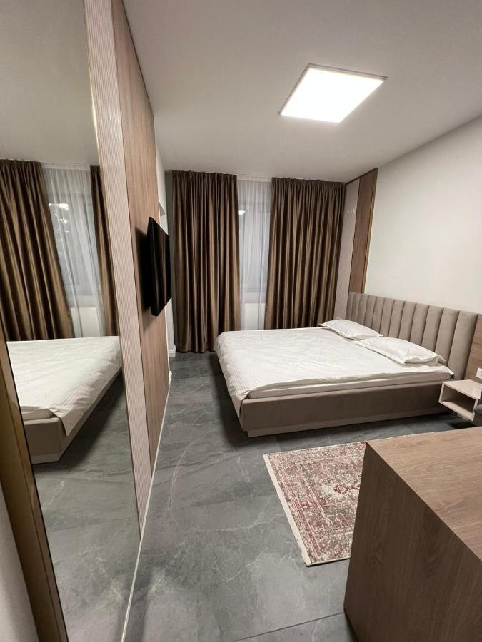 Arcgroup Medical Apartment Oradea Bagian luar foto
