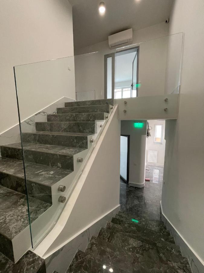 Arcgroup Medical Apartment Oradea Bagian luar foto