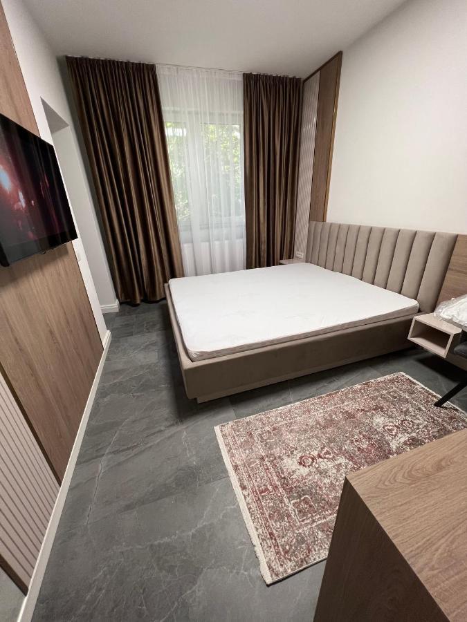 Arcgroup Medical Apartment Oradea Bagian luar foto